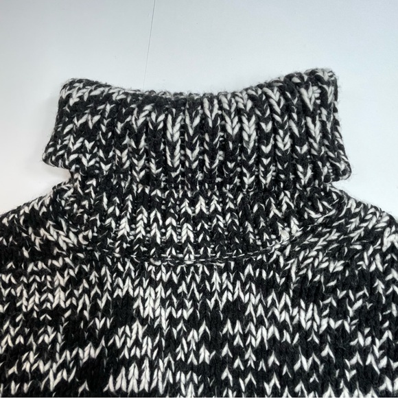 BANANA REPUBLIC Women's HEAVY Black White Turtleneck Wool Blend Sweater Size Med - Picture 3 of 7